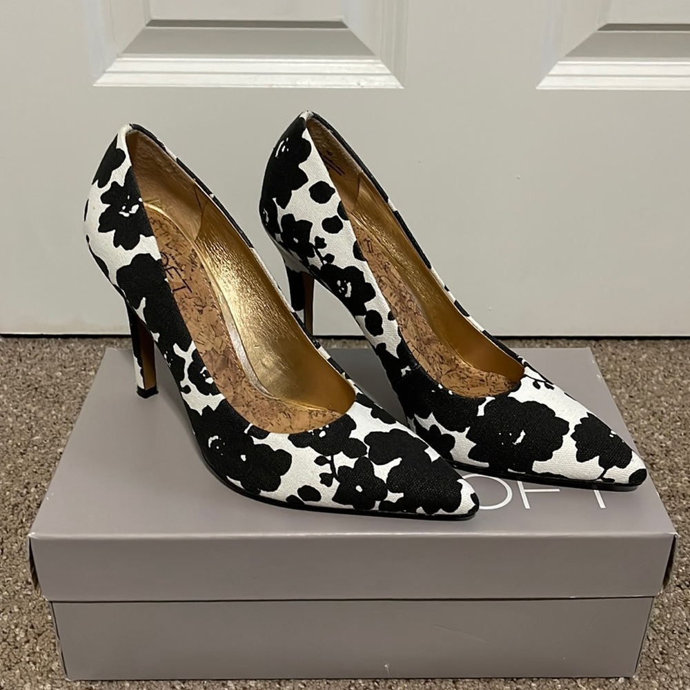 Ann Taylor Loft white and black fabric heels